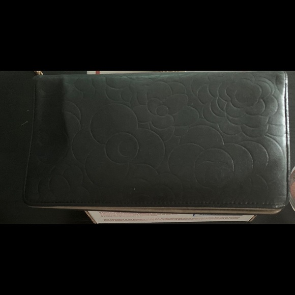 Authentic Chanel purse. - Picture 5 of 6